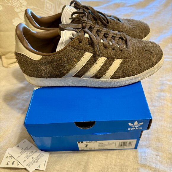 ADIDAS Gazelle Shoes Earth Strata / Wonder White / Off White IG4392  Women's 7 - Picture 8 of 16